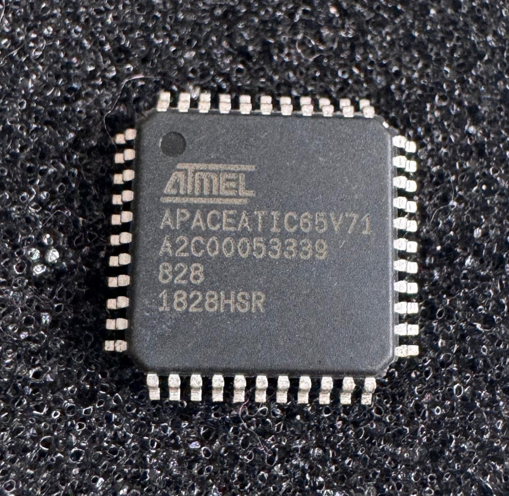 APACEATIC65V71 Mercedes Pre Programmed IC Chip for Airbag Brand New, photo 1 of 4